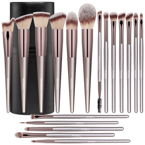 travel cosmetic brushes